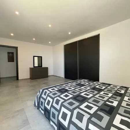 190 Sqm Apartment In Swieqi With Views And Free High Speed Wifi Is-Swieqi Exterior photo
