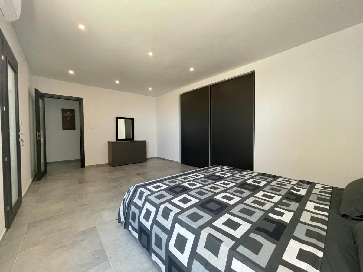 190 Sqm In Swieqi With Views And Free High Speed Wifi Apartment Is-Swieqi