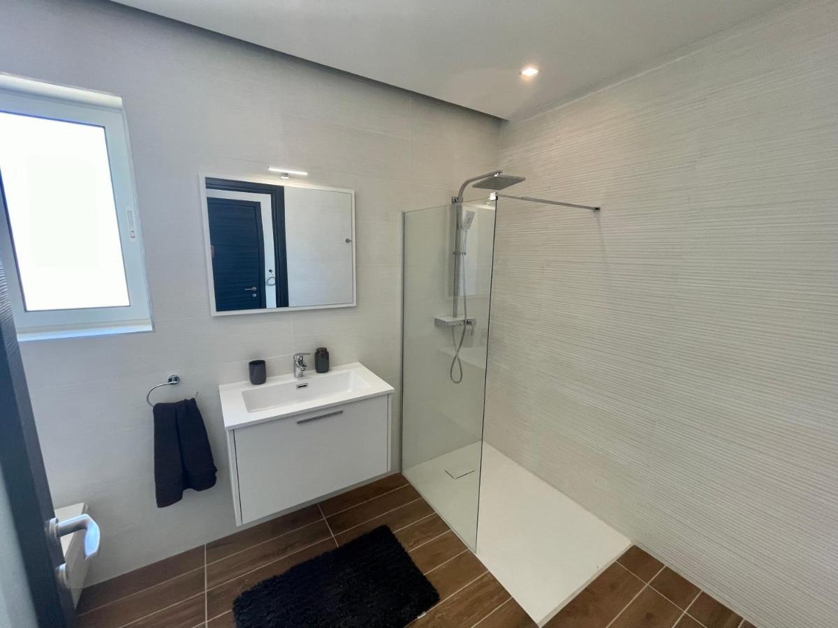 Apartment 190 Sqm In Swieqi With Views And Free High Speed Wifi *