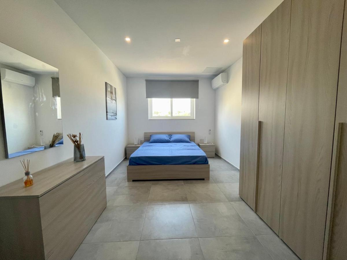 Apartment 190 Sqm In Swieqi With Views And Free High Speed Wifi *