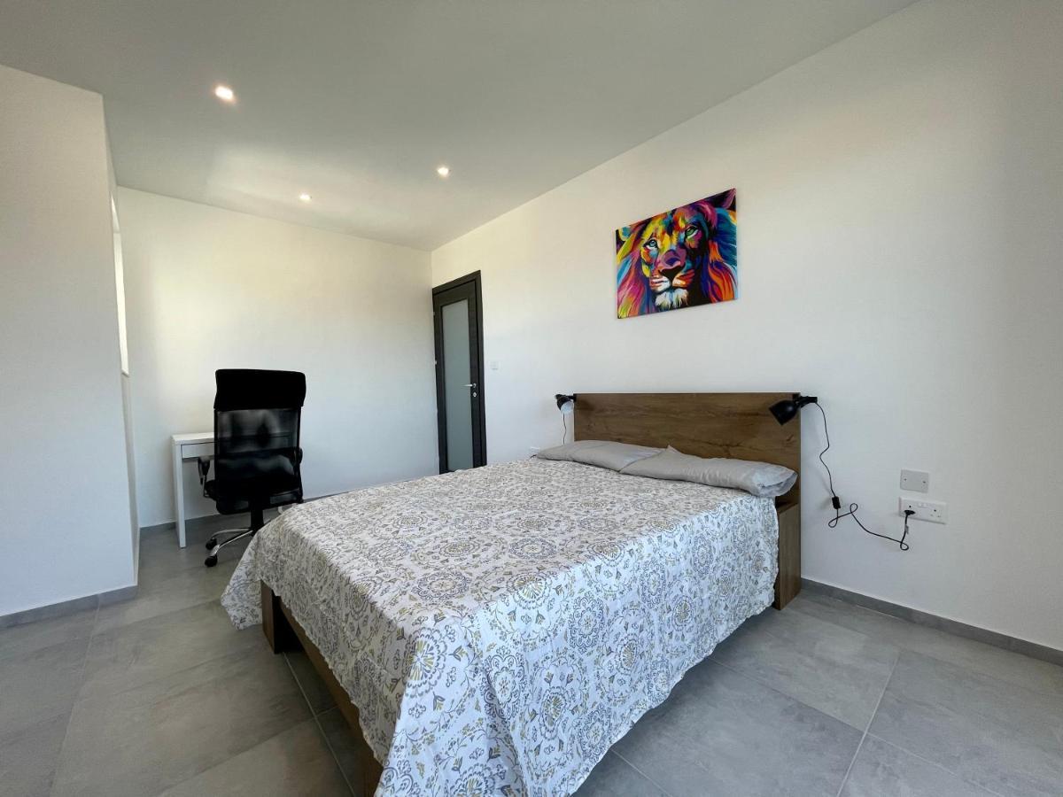 190 Sqm In Swieqi With Views And Free High Speed Wifi Apartament *