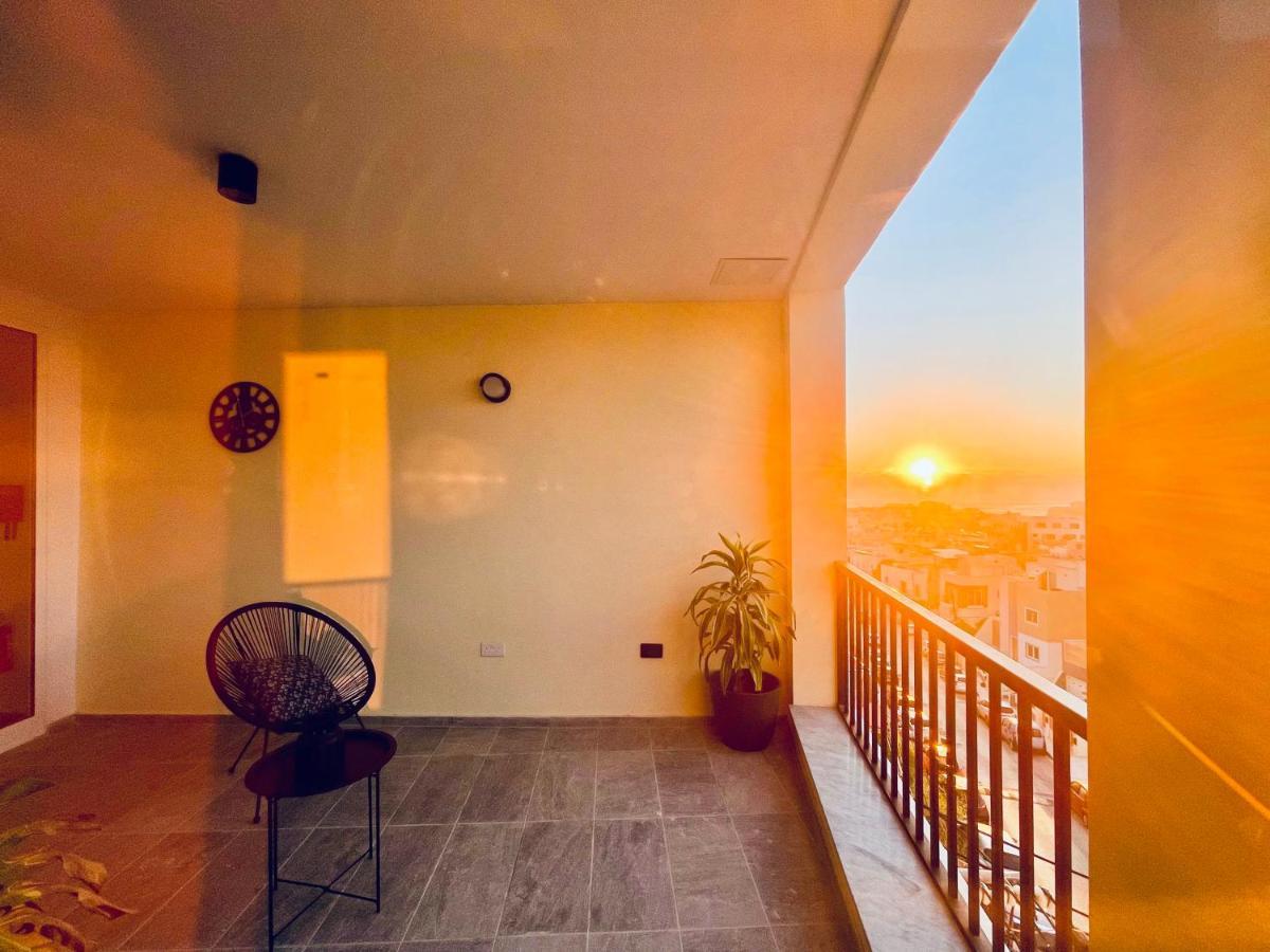 190 Sqm In Swieqi With Views And Free High Speed Wifi Apartment
