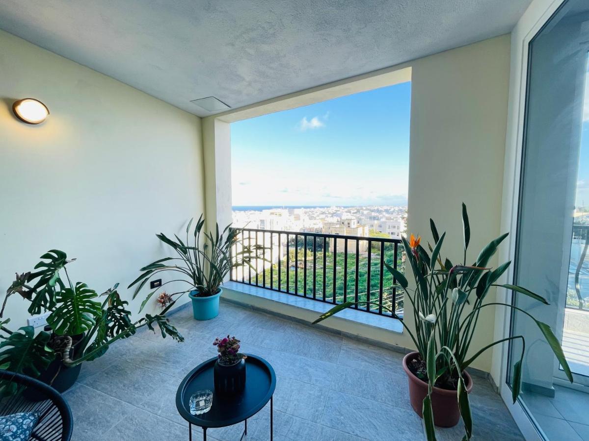 190 Sqm In Swieqi With Views And Free High Speed Wifi Apartment